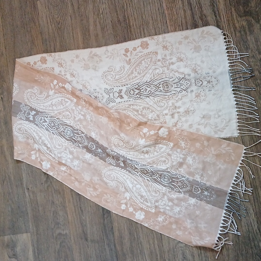 Lord & Taylor Reversible Fringe Scarf. - Picture 6 of 8